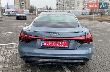 Лифтбек Audi e-tron GT 2021 в 