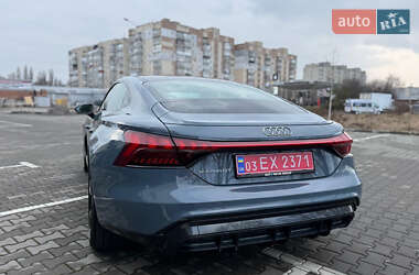 Лифтбек Audi e-tron GT 2021 в 