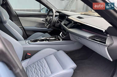 Лифтбек Audi e-tron GT 2021 в 