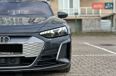 Лифтбек Audi e-tron GT 2021 в 