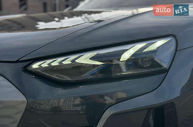 Лифтбек Audi e-tron GT 2021 в 