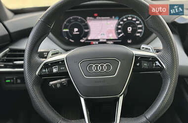 Лифтбек Audi e-tron GT 2021 в 