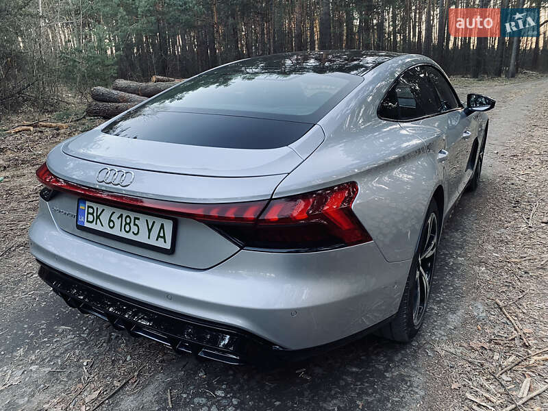 Лифтбек Audi e-tron GT 2021 в Нетешине
