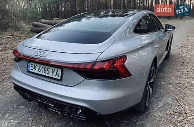 Ліфтбек Audi e-tron GT 2021 в 