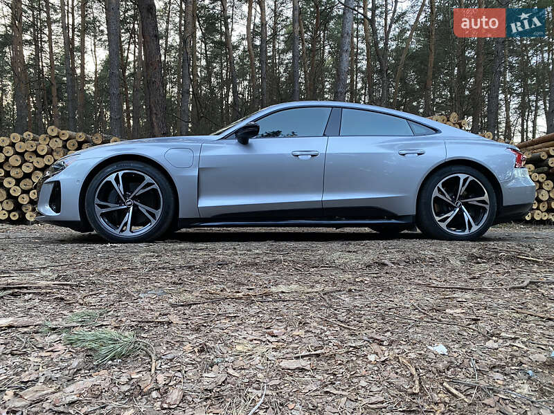 Лифтбек Audi e-tron GT 2021 в Нетешине