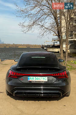 Ліфтбек Audi e-tron GT 2021 в 
