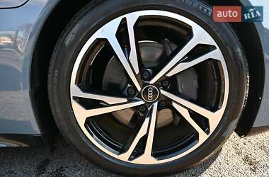 Лифтбек Audi e-tron GT 2022 в 