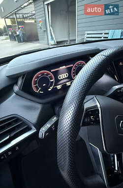 Ліфтбек Audi e-tron GT 2023 в 