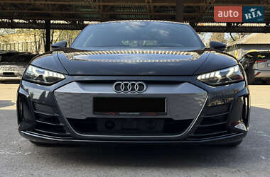 Лифтбек Audi e-tron GT 2021 в 