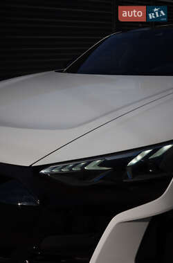Лифтбек Audi e-tron GT 2022 в 