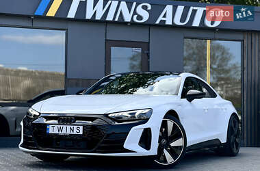 Лифтбек Audi e-tron GT 2022 в 