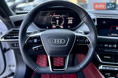 Лифтбек Audi e-tron GT 2022 в 