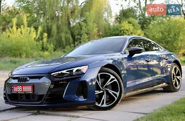 Лифтбек Audi e-tron GT 2022 в 