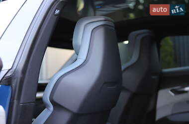 Лифтбек Audi e-tron GT 2022 в 