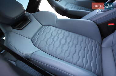 Лифтбек Audi e-tron GT 2022 в 