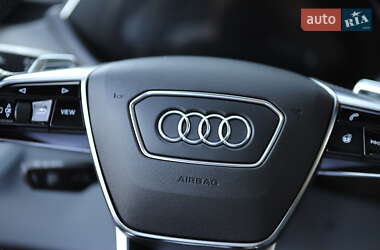 Лифтбек Audi e-tron GT 2022 в 