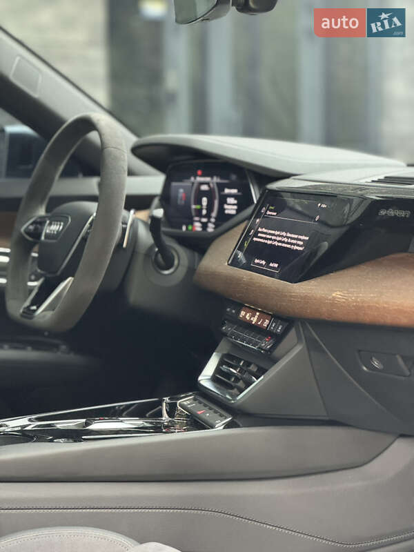 Лифтбек Audi e-tron GT 2022 в Киеве фото 16 Лифтбек Audi e-tron GT 2022 в Киеве