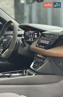 Ліфтбек Audi e-tron GT 2022 в 