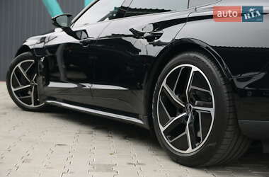 Ліфтбек Audi e-tron GT 2021 в 