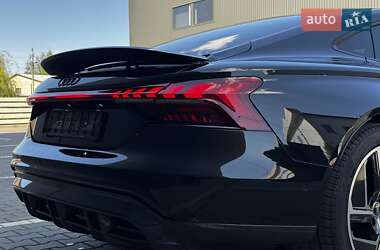 Лифтбек Audi e-tron GT 2022 в 