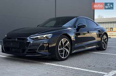Лифтбек Audi e-tron GT 2022 в 