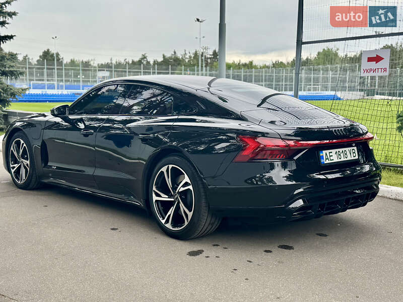 Лифтбек Audi e-tron GT 2024 в Киеве