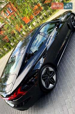 Лифтбек Audi e-tron GT 2022 в 