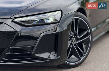 Лифтбек Audi e-tron GT 2023 в 