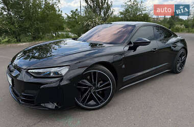 Лифтбек Audi e-tron GT 2023 в 