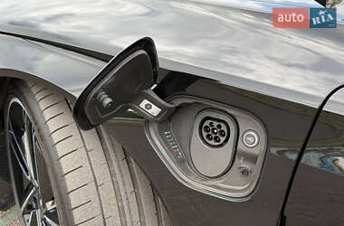 Лифтбек Audi e-tron GT 2023 в 