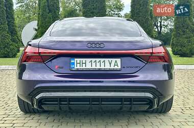 Лифтбек Audi e-tron GT 2024 в 