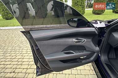 Лифтбек Audi e-tron GT 2024 в 