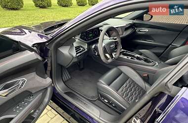 Лифтбек Audi e-tron GT 2024 в 