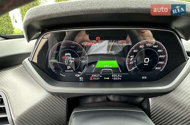 Лифтбек Audi e-tron GT 2024 в 