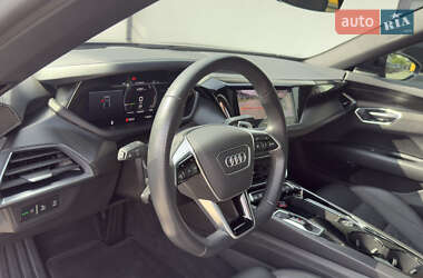 Лифтбек Audi e-tron GT 2021 в 