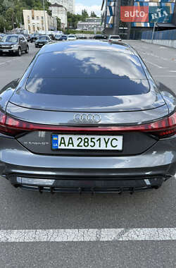 Лифтбек Audi e-tron GT 2021 в 