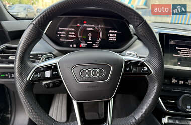 Лифтбек Audi e-tron GT 2021 в 