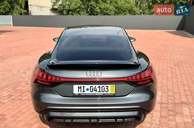 Лифтбек Audi e-tron GT 2022 в 