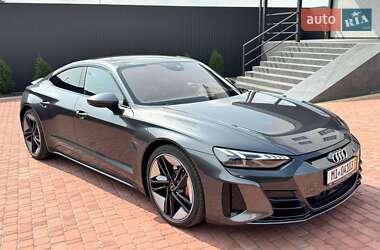 Лифтбек Audi e-tron GT 2022 в 