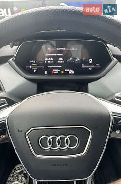 Лифтбек Audi e-tron GT 2021 в 
