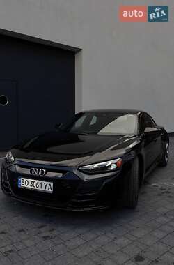 Лифтбек Audi e-tron GT 2022 в 