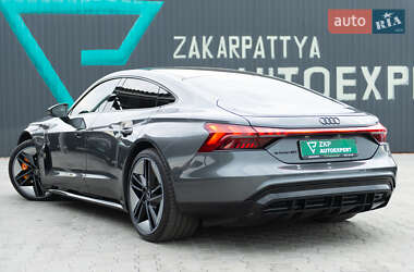 Лифтбек Audi e-tron GT 2021 в 