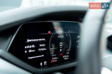Лифтбек Audi e-tron GT 2021 в 