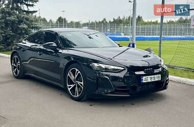 Лифтбек Audi e-tron GT 2024 в 