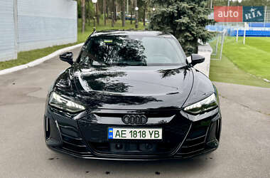 Лифтбек Audi e-tron GT 2024 в 