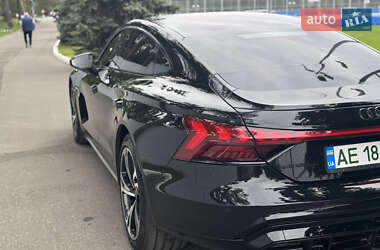 Лифтбек Audi e-tron GT 2024 в 