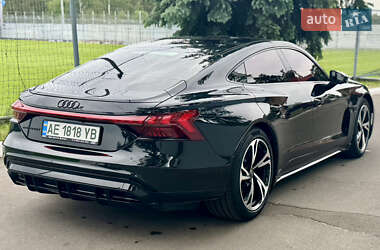 Лифтбек Audi e-tron GT 2024 в 