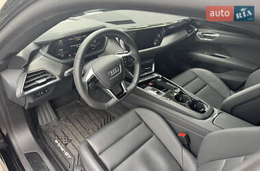 Лифтбек Audi e-tron GT 2024 в 