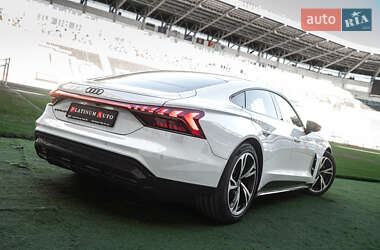 Ліфтбек Audi e-tron GT 2021 в 