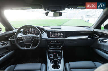 Ліфтбек Audi e-tron GT 2021 в 